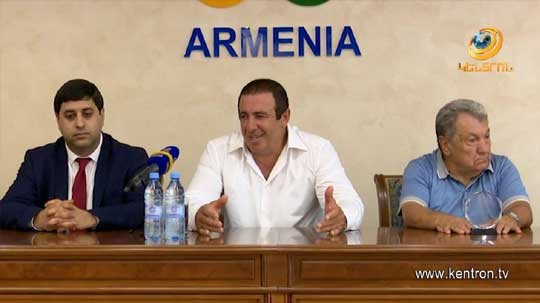 Գ. Ծառուկյանը խոշոր պարգևներ է հանձնել հաղթանակած բազմակարտիկներին և եռամարտիկներին