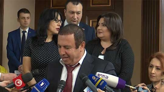 &laquo;Հարցը կքննարկվի, ժողովուրդն էլ կիմանա՝ իր թշնամին ով ա&raquo;.Գագիկ Ծառուկյանը՝ խորհրդարանում