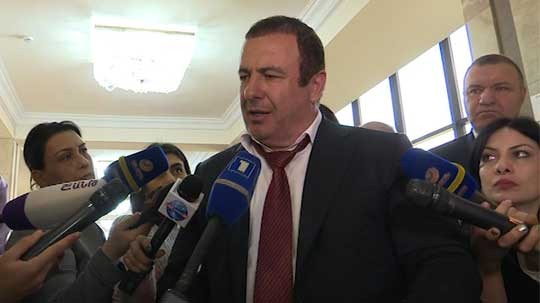 &laquo;10 անգամ գործից հանել-լարել են,նորից հետ ես վերադարձել&raquo;. Գ.Ծառուկյանը՝ &laquo;Իմ Քայլ&raquo;-ի պատգամավորին